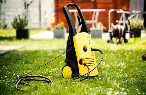 Best Sidewalk and Walkway Cleaning  in Neenah, WI